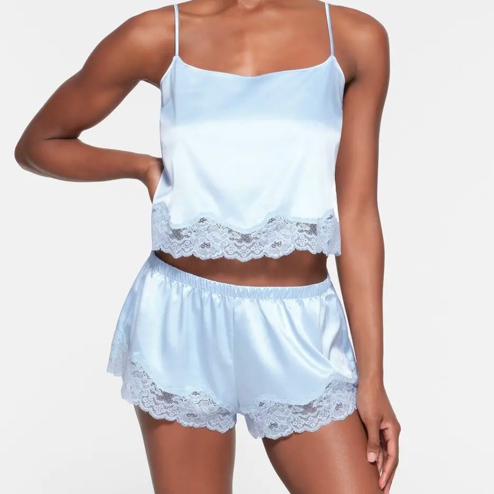 SKIMS Skims Hotel Woven Shine Cami and Short Set (Celeste Blue in Size Large)